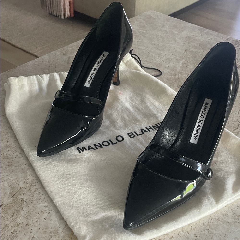Manolo Blahnik Glossy Black Heels